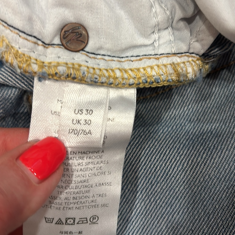 We The Free Jeans. Size 30. - Picture 5 of 9